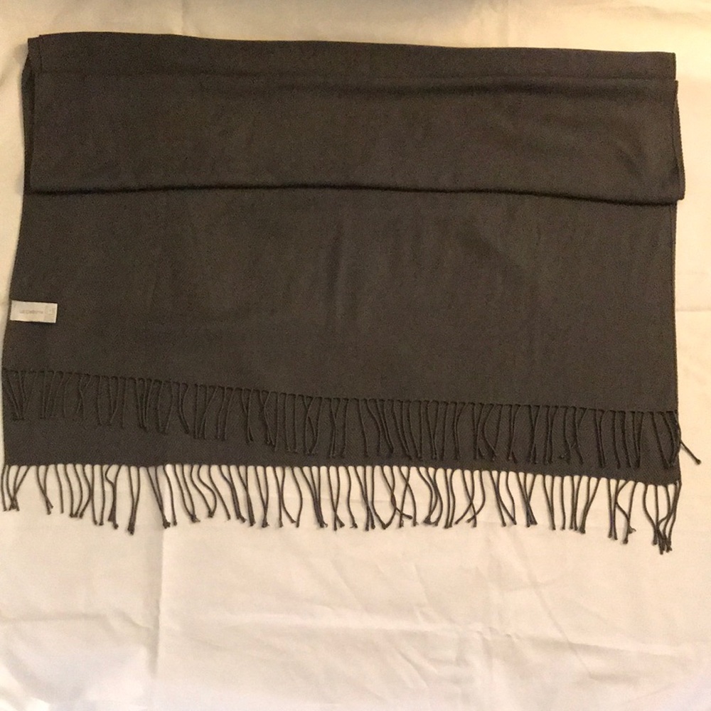 Large scarf
